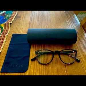 Pixel Blue Light Glasses - Capra